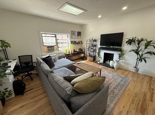 26 W 8th St FRNT 4, New York, NY 10011