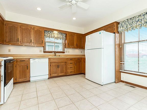 4th image of 9740 Nieman Pl