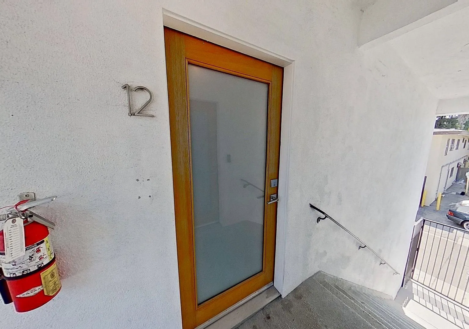 818 N Van Ness — Photo 3