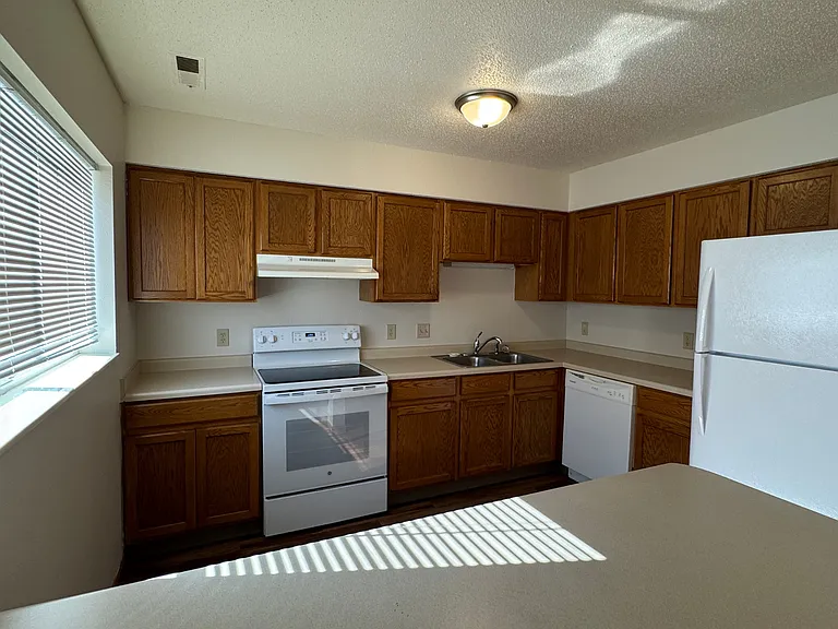 Kestrel Meadows Townhomes — Photo 6