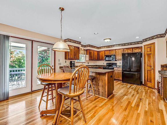 4th image of 3878 Brown Farm Dr