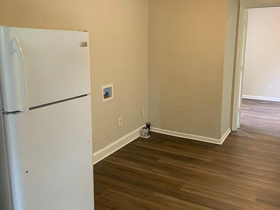 Kitchen/Laundry Hookups