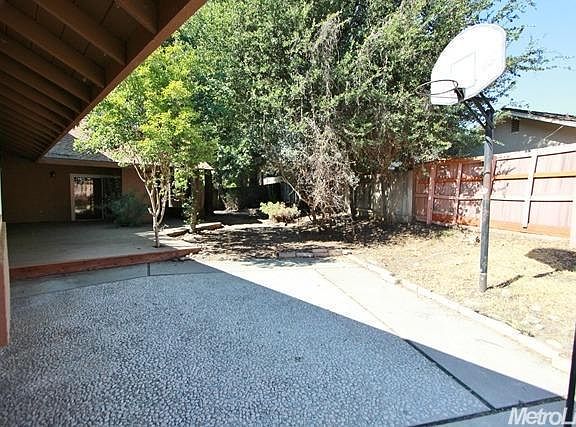 3rd image of 6620 Olive Tree Ln