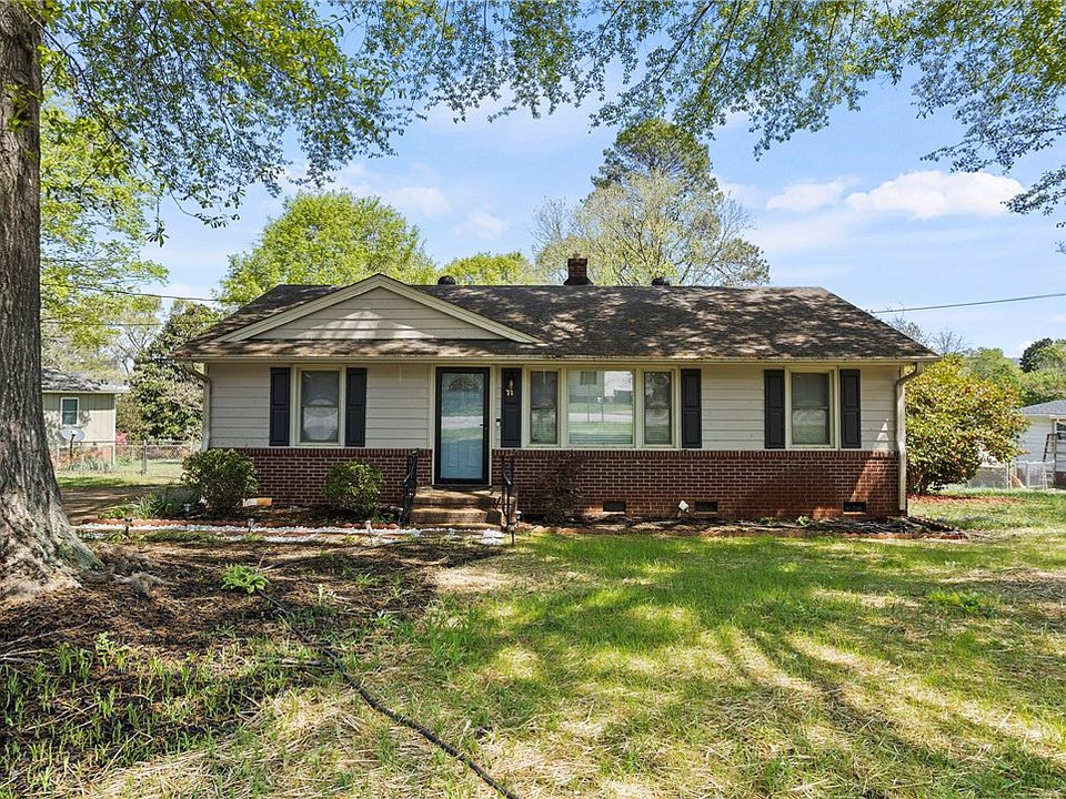 1st image of 11 Derwood Cir