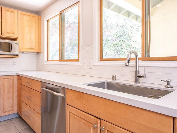 2nd image of 162 Glen Park Ave
