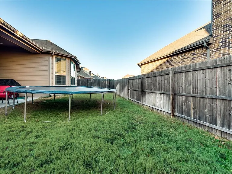 629 Hummingbird Dr — Photo 13