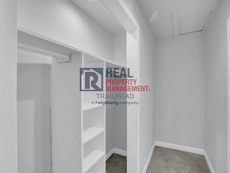 556 NW Lorna St — Photo 15