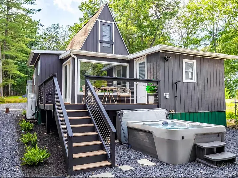 44 Delaware Trl — Photo 1