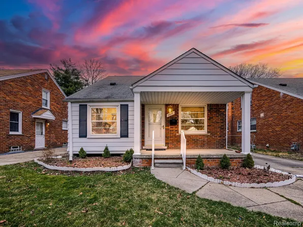 20273 Woodmont St, Harper Woods, MI 48225