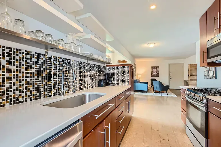 5808 Oram St #201 — Photo 4