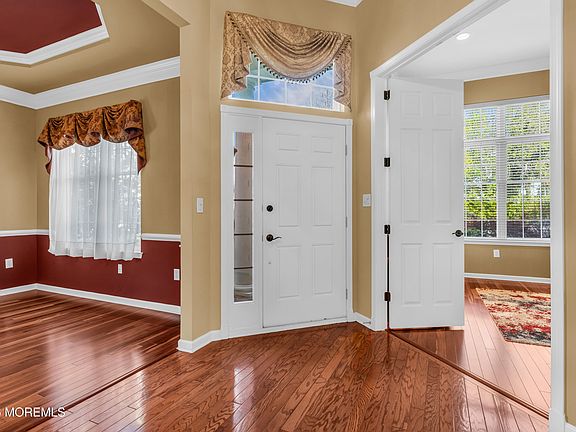4th image of 63 Turnberry Drive