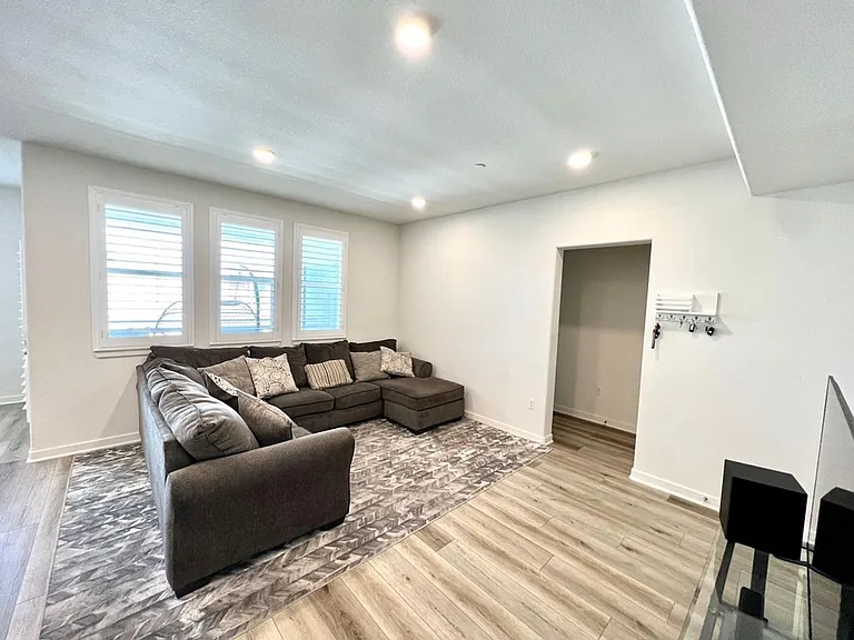 9369 Solaire Pl — Photo 16