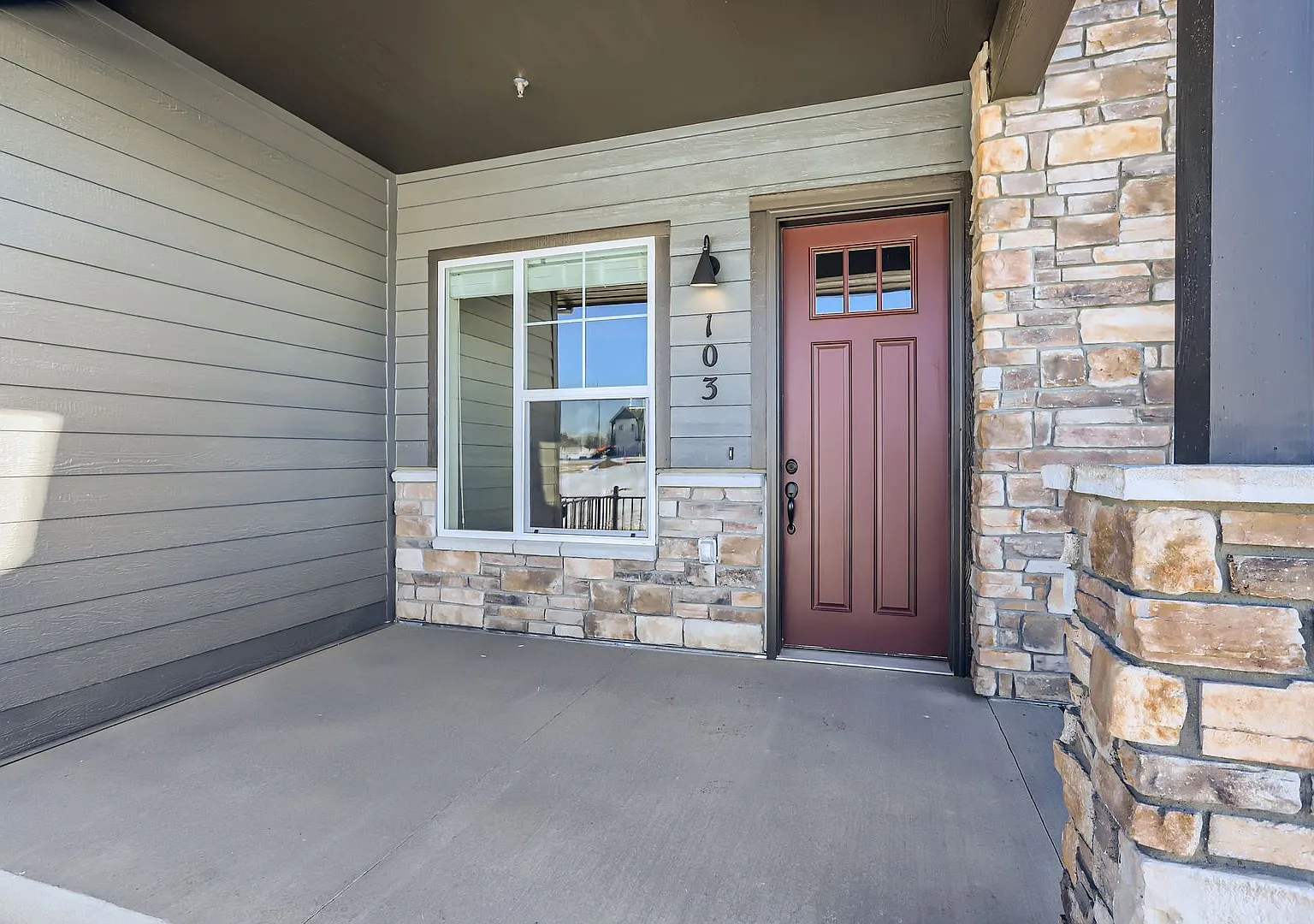 Beautiful 3 Bed 2.5 Bath Townhome with 2 Car Garage in Longmont — Photo 2