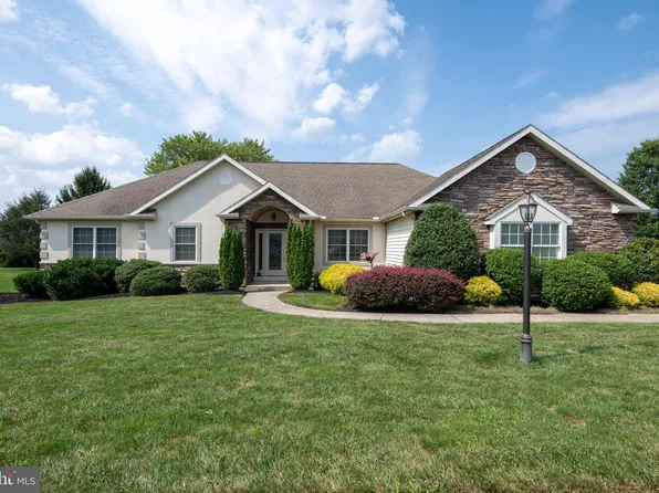 37 Carriage Rd #L-0109, Palmyra, PA 17078
