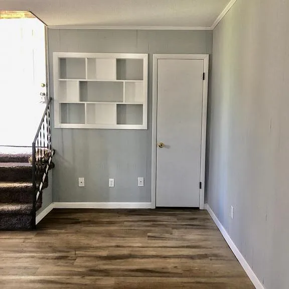 380 S Daleville Ave #F — Photo 4