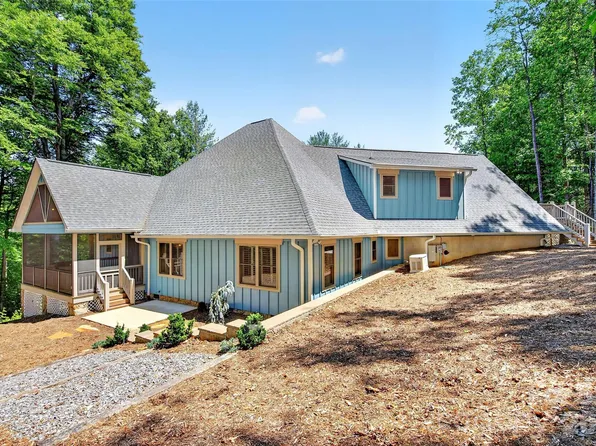 225 Henrys Glen Dr, Morganton, NC 28655