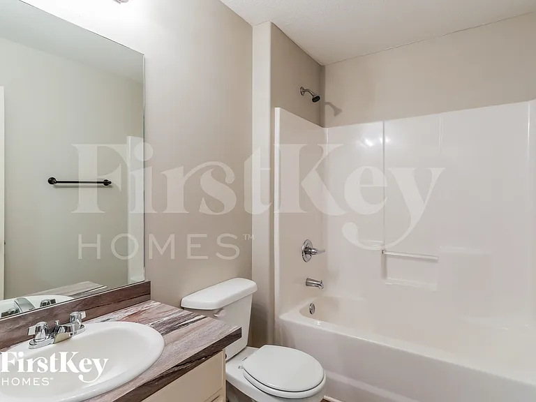 1028 Lake Vista Dr — Photo 10