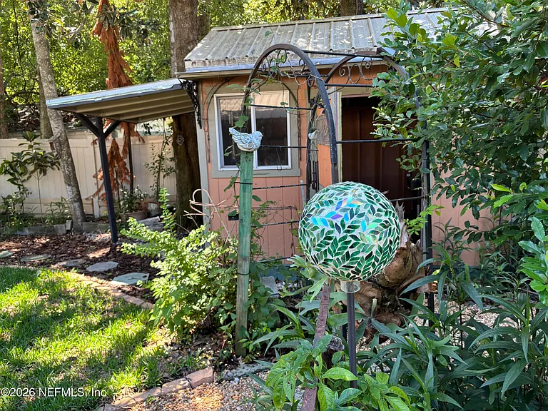 1343 Rensselaer Ave — Photo 50