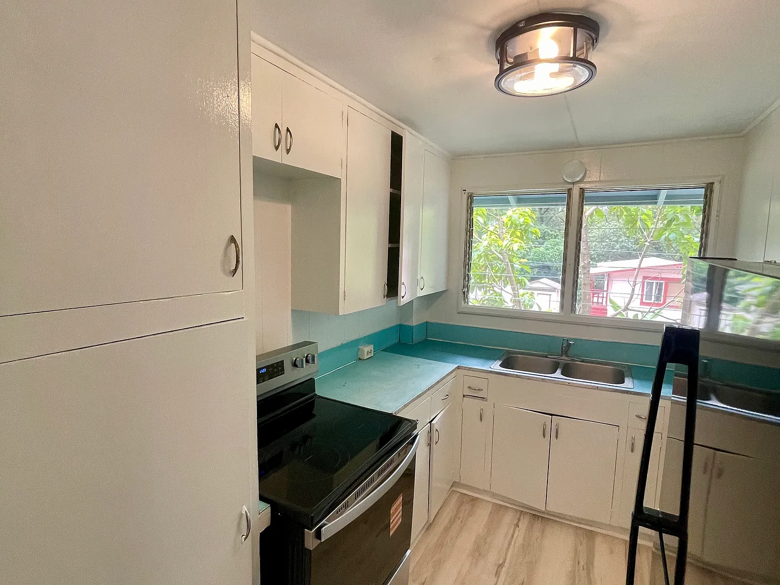3 bed, 1.5 bath, 1192 sqft, $3,500 — Photo 4