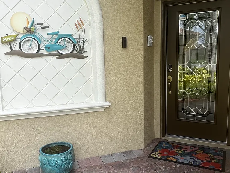 6760 Willowshire Way — Photo 12