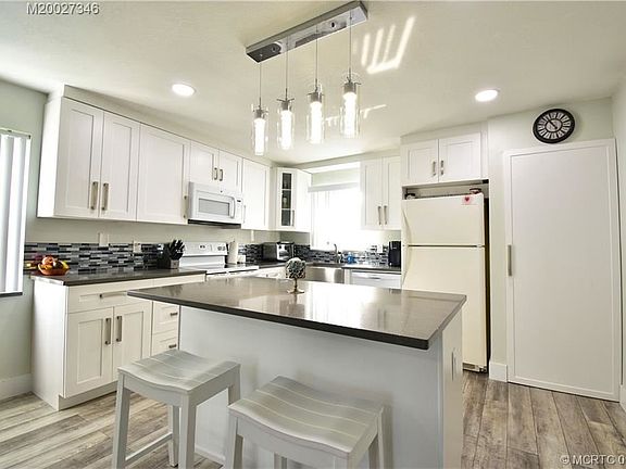 5th image of 232 SE Village Dr #232