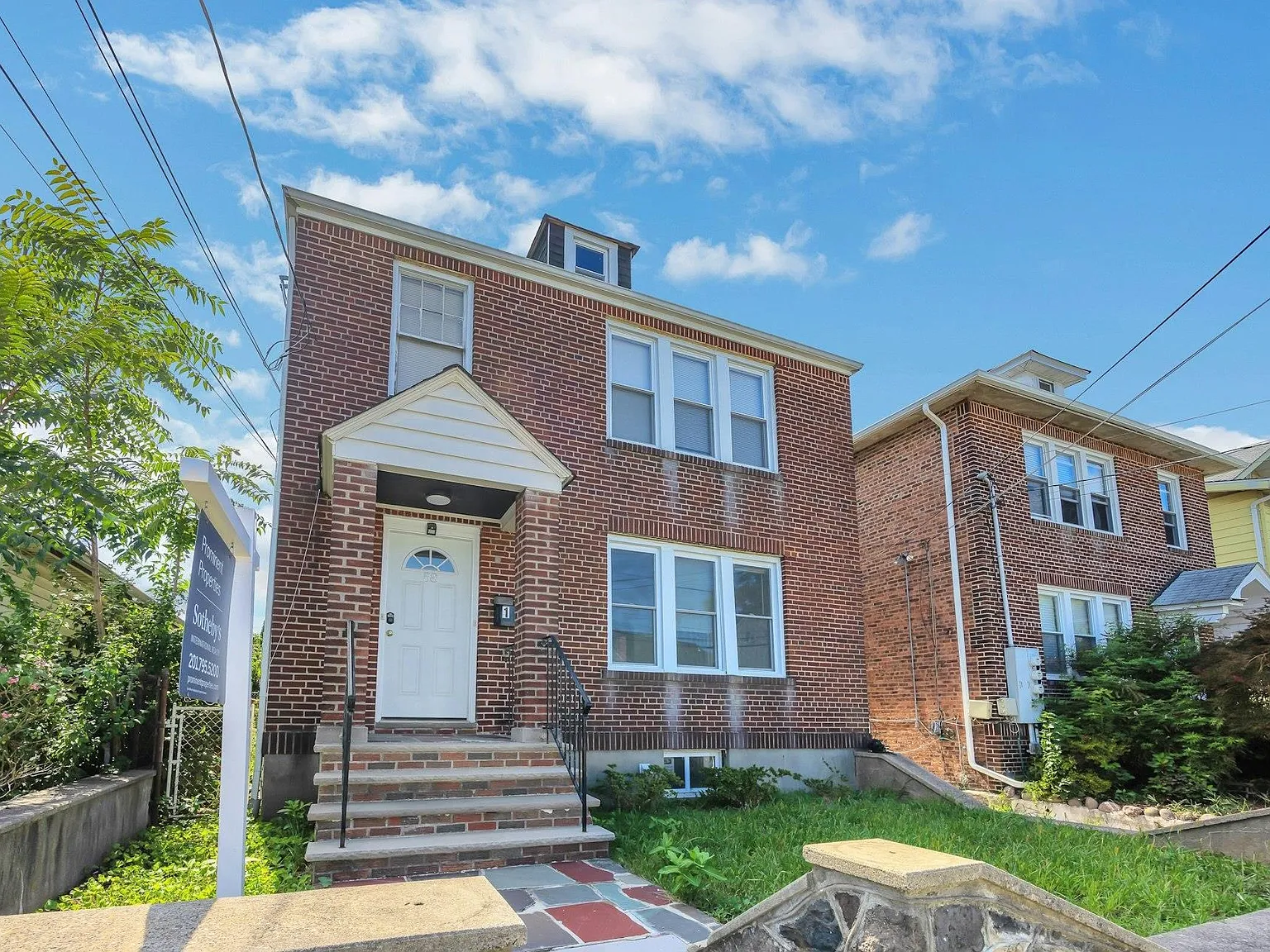 2 bed, 1.0 bath, $2,700 — Photo 3
