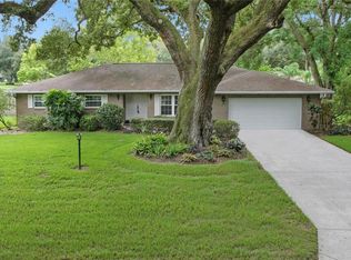 2202 Parkwood Dr, Valrico, FL 33594