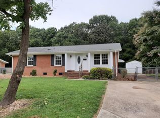 6901 Covecreek Dr, Charlotte, NC 28215