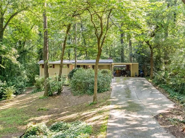 2716 Brook Park Way, Atlanta, GA 30340
