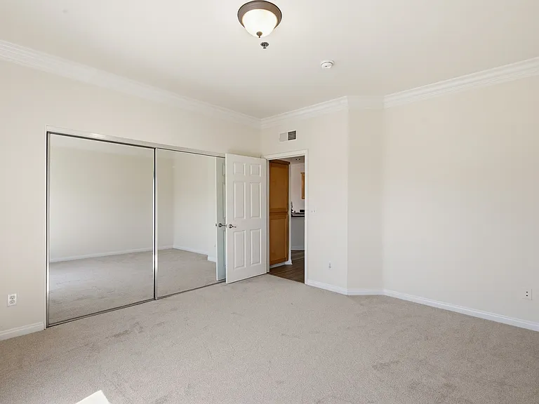 830 N Alfred St #202 — Photo 14