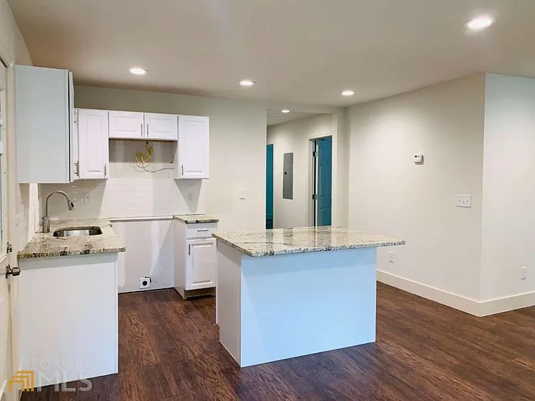 364 Brooks Ave SW — Photo 7