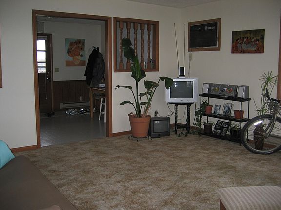 4th image of 502 W Scott St
