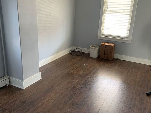 3rd image of 11 W Slokom Ave