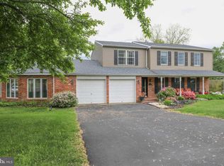 376 Wheatsheaf Ln, Langhorne, PA 19047