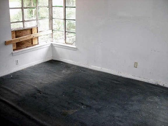 3rd image of 1233 McAdams Ave