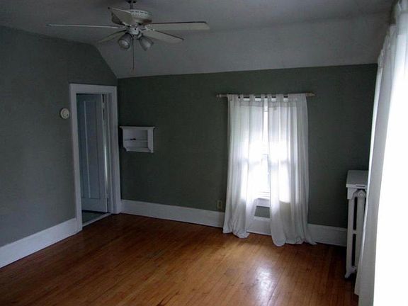 5th image of 1834 N Cambridge Ave