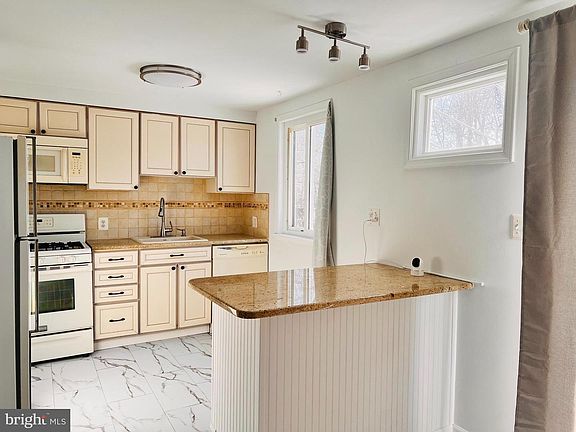 5th image of 4320 Greenmount Rd