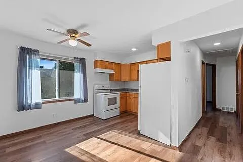 Bright & Spacious Eat-In Kitchen