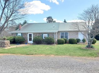 3660 Little Gunpowder Creek Dr, Hudson, NC 28638