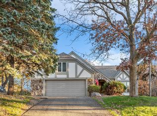 7948 Lower Hamlet Ct, Apple Valley, MN 55124