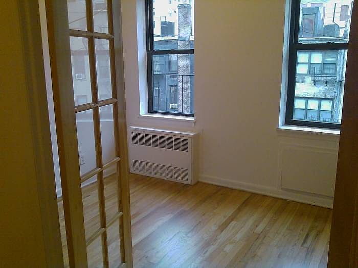 2nd image of 254 E 32nd St