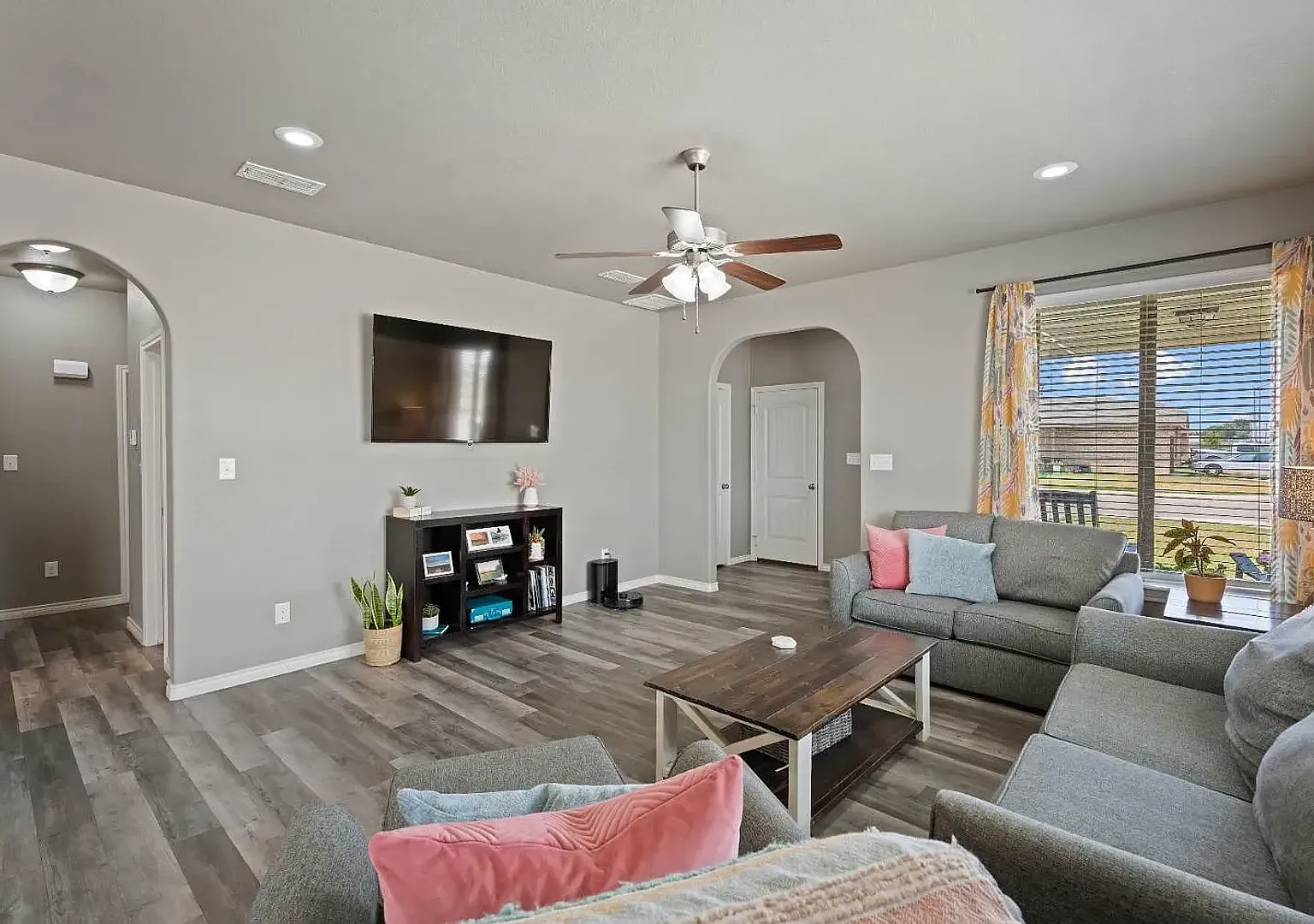 Spacious 3-Bedroom Home in Lubbock-Cooper ISD with Extended Garage — Photo 3