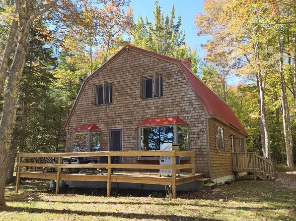 120 Mountain View Dr, Trenton, ME 04605