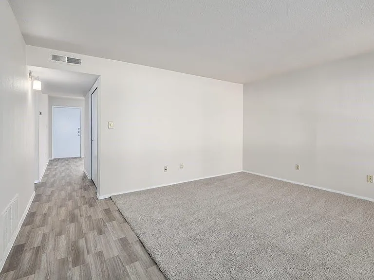 6910 Hart Ln #907 — Photo 8
