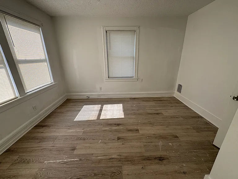 270 East Ave — Photo 17