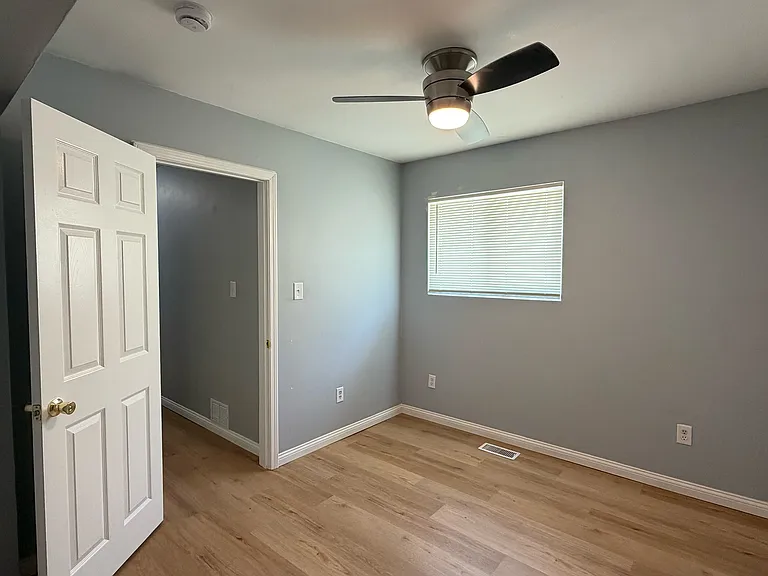 Guest bedroom