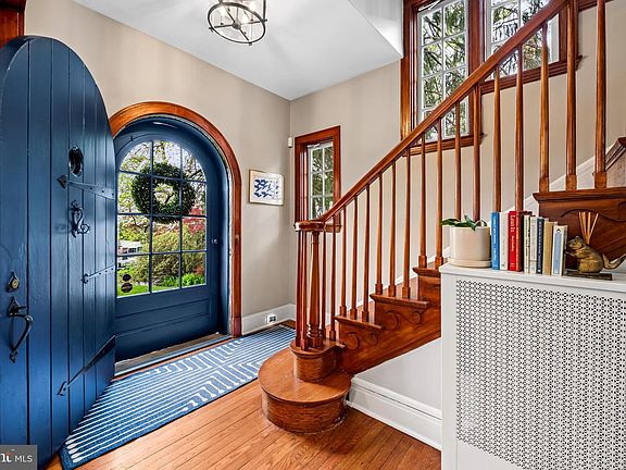 4th image of 310 Thornhill Rd