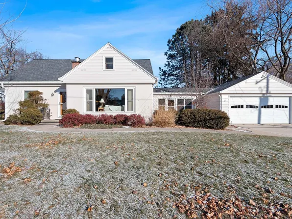 121 Greene Ave, Green Bay, WI 54301
