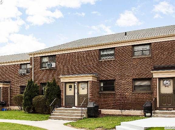 2nd image of 21949 74th Ave