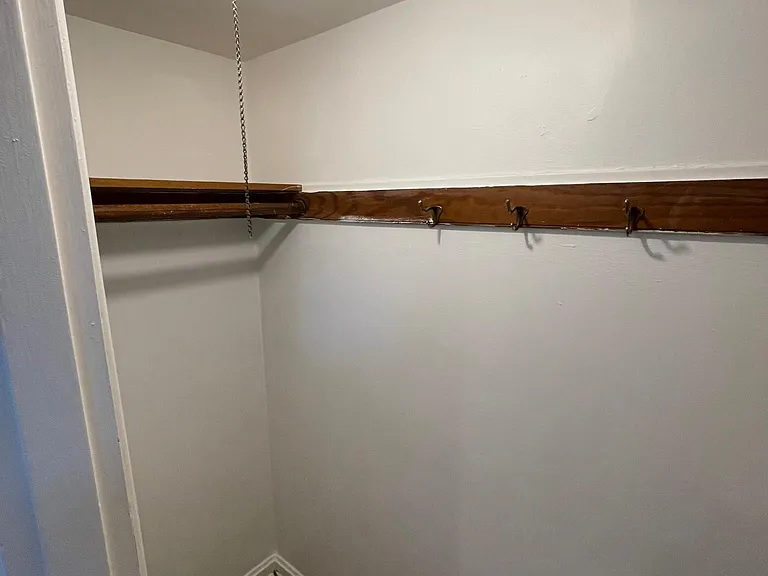 877 Ludlow Ave #5 — Photo 24